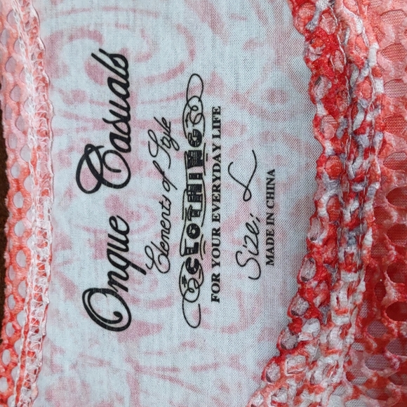 Onque Casuals Screen Print Mesh Overlay Top - Picture 4 of 6